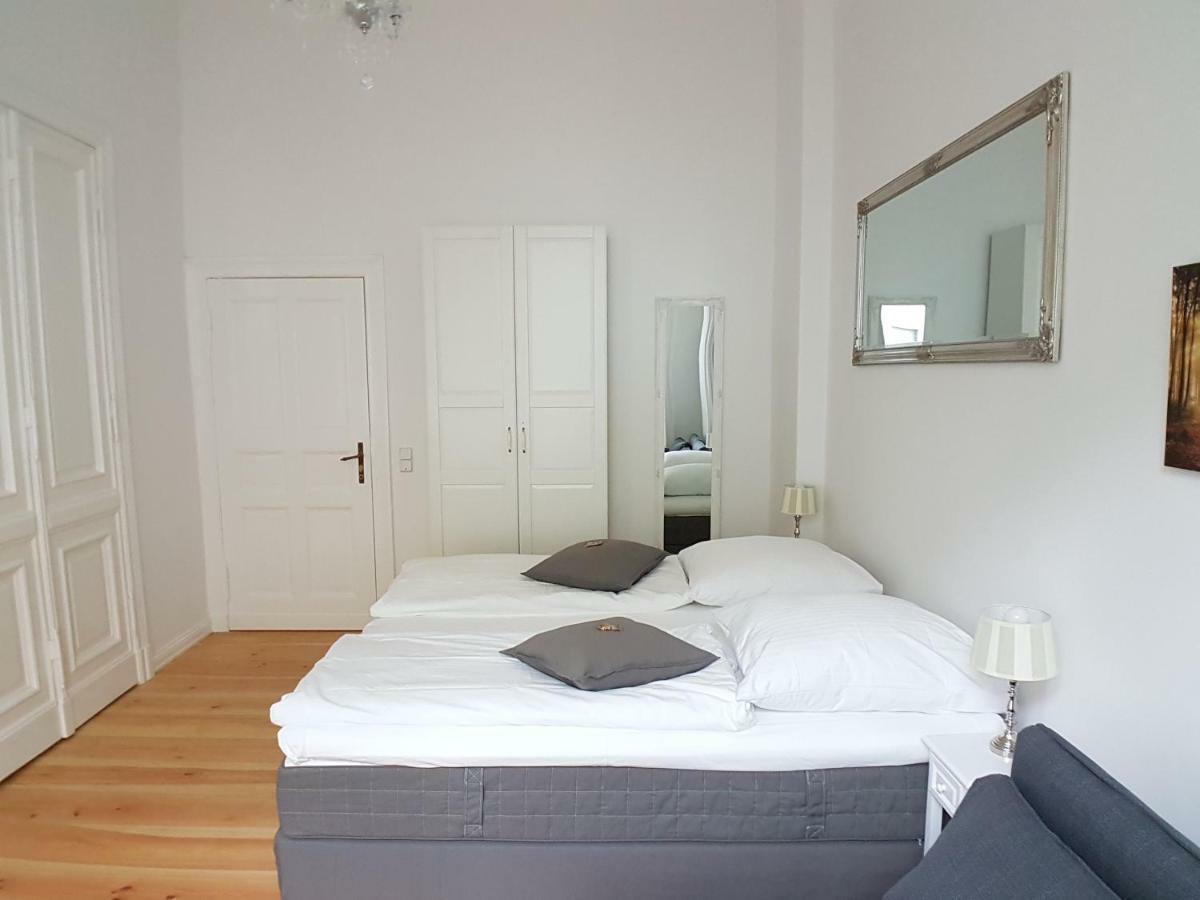 Lang Re By Rockchair Apartments L Superhost Status L 2 Bedrooms Boxspringbeds In City Center - Cozy Family & Business Flair Welcomes You! Berlin Luaran gambar